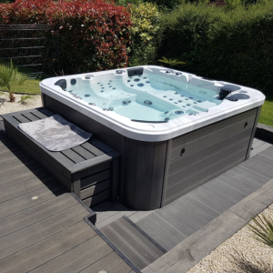 Jacuzzi extérieur